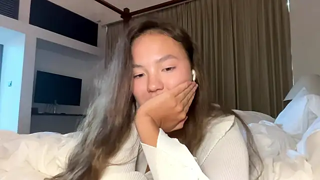 kamila_18_french webcam