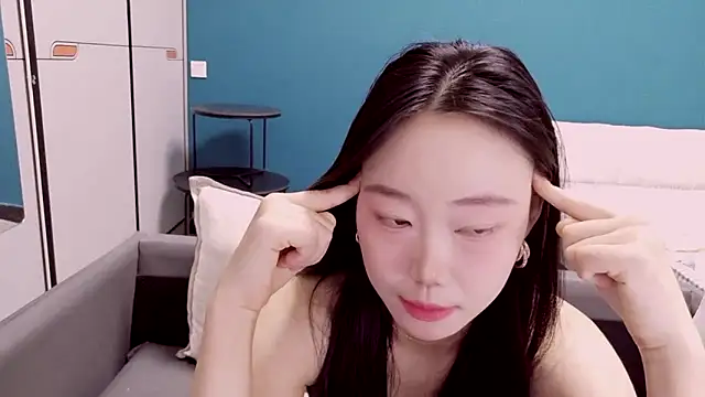 美女ZHJKS9988在线直播