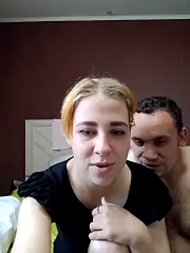 Gussie_Bridie webcam