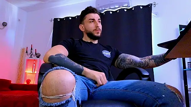 MightyAaron66 webcam