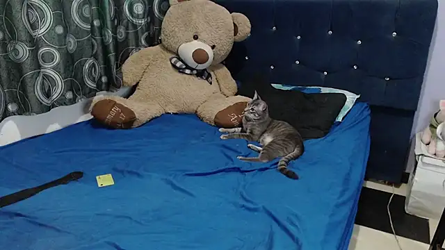 ANGELIQUE_KLANE webcam