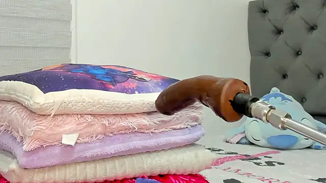 Elizabeth_18_ webcam