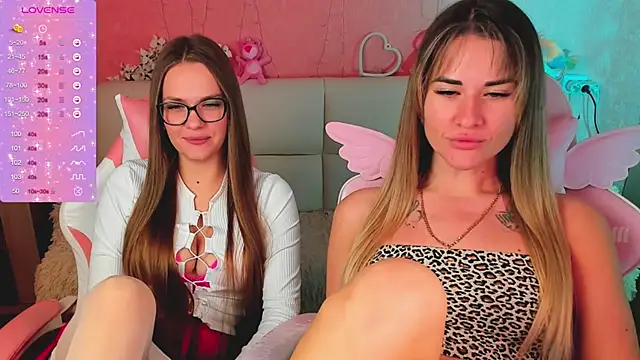 hotty_girls_here webcam