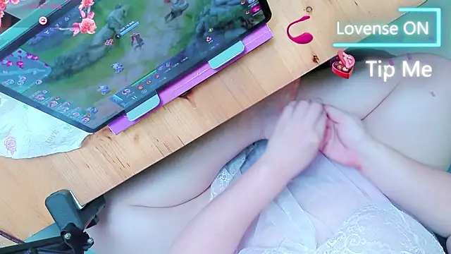 AngelwithEcup webcam