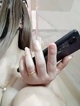 Webcam Model (Jade69xx)  is live.Free join now!