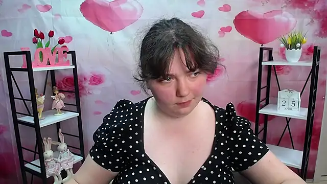 NeonilaLisova webcam