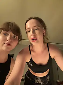 Nura_n_Sarah webcam