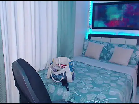 Heavenly_Treats webcam