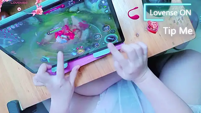 AngelwithEcup webcam