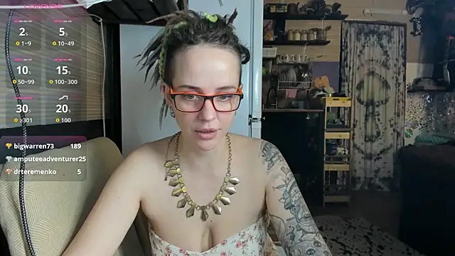 lisafoxy_y - LisaFoxy_y's free webcam - UK Sex Cams