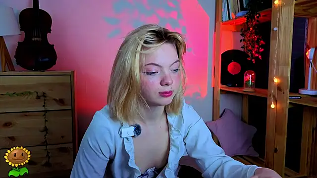 MelinaBunnyyy webcam