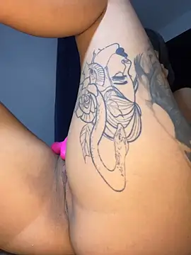 MARYADSUARD live sex cam