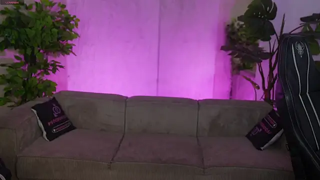 luna_secretgirl (F young) - Luna slapp ass in leggins