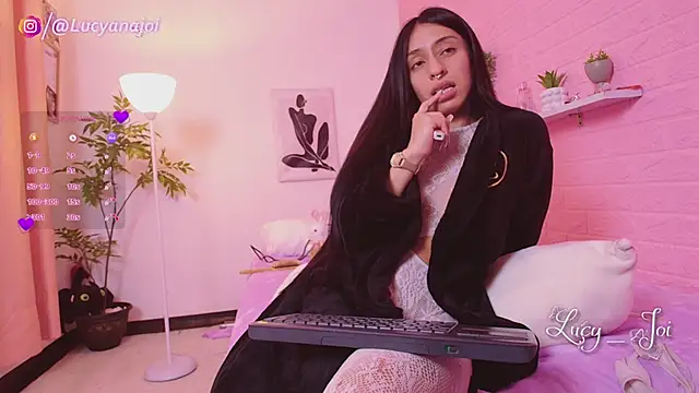 Lucyanajoi webcam