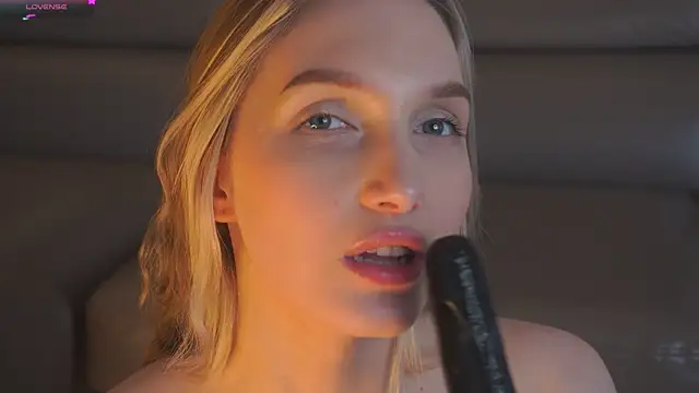 YvetteMilbrett webcam