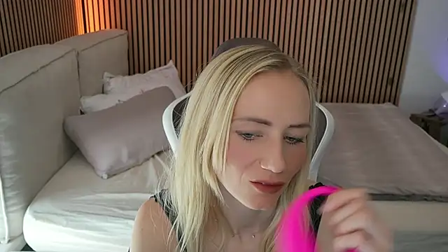 Ella_Mysterie webcam