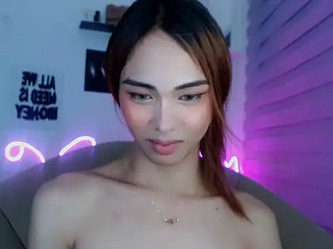 UrHolyBody webcam