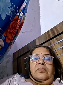 Webcam Model (Shalini3456)  is live.Free join now!