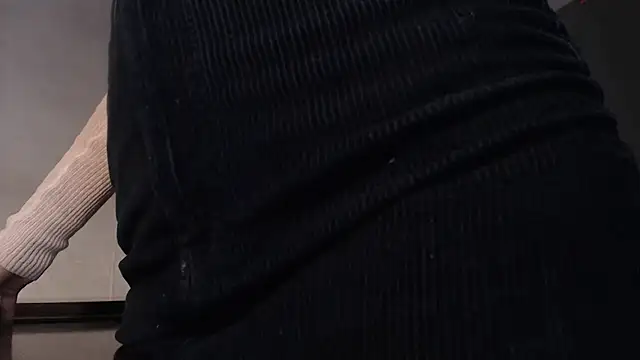 charm__me (G young) - take off pants