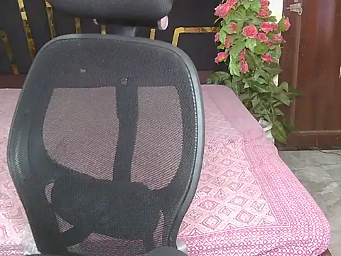 its-akeera (F young) - Boobs show  massage 🩰🙈