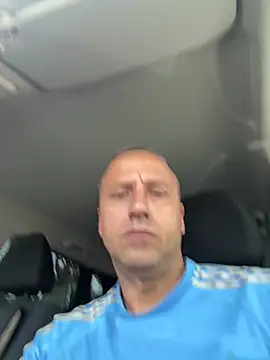 lecatore80 (Ask my age) - Complet naked in the car