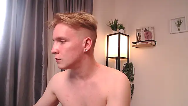 AlexxSweet webcam