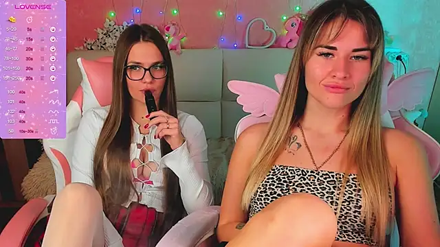 hotty_girls_here webcam