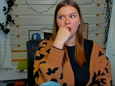 Josephine_Kiss webcam