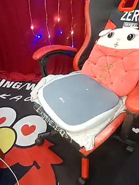 Alone_nothing webcam