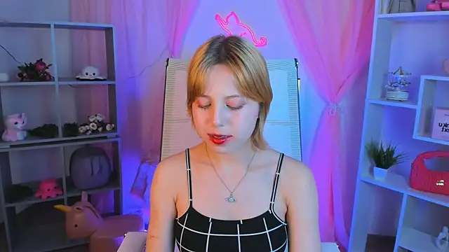 VivienneHebert webcam