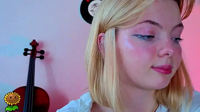 MelinaBunnyyy webcam