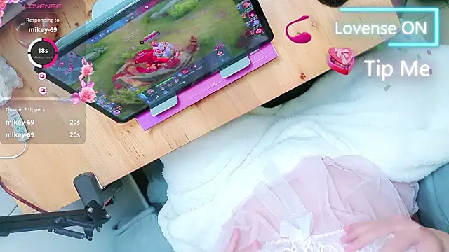 AngelwithEcup webcam