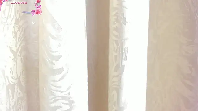 AlondraSoomer webcam