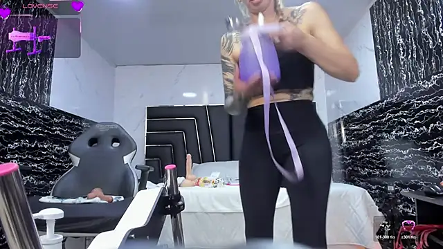 Ladyy_Scarlett webcam