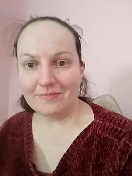 BustyLadyAlma webcam