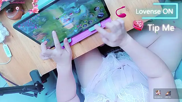 AngelwithEcup webcam