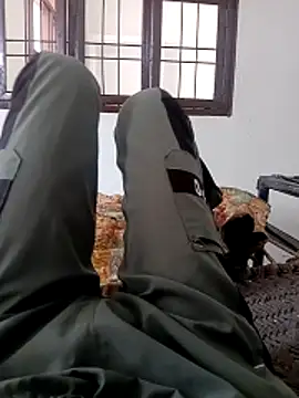 pussyin_monstercock143 webcam