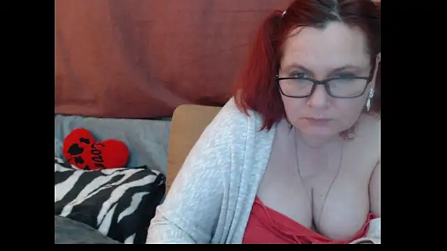 PlayfullMature webcam