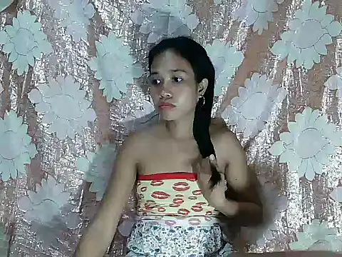 PinaySkinnyGirl webcam