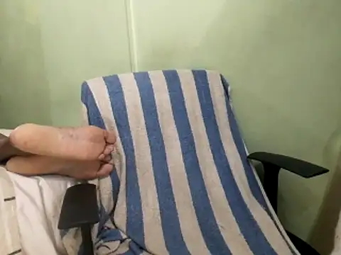 calme_odl1 - Calme_odl1's free webcam - UK Sex Cams