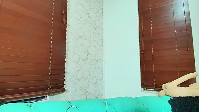 Naughty_Kittenm webcam