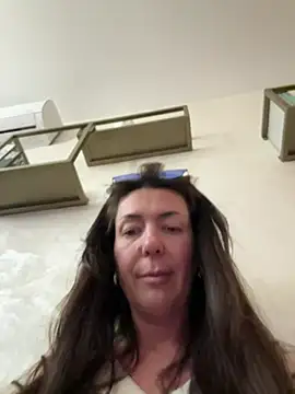 Webcam Model (eveangelll)  is live.Free join now!