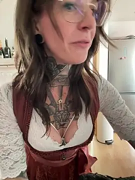 BrownieyQueen webcam