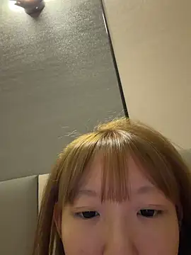 linlian3 (F teen) - 每天都有门票哦呆滴们～喜欢被调教的小女鹅一只～私人解锁专属小狗狗一只