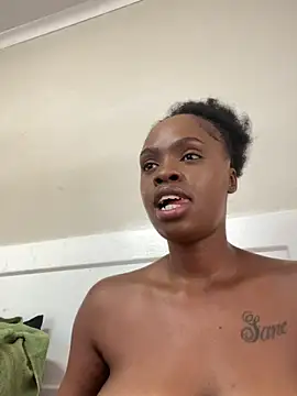 LuciousLips96 webcam