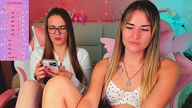 hotty_girls_here webcam