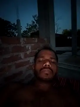 Daddyishere_19 webcam