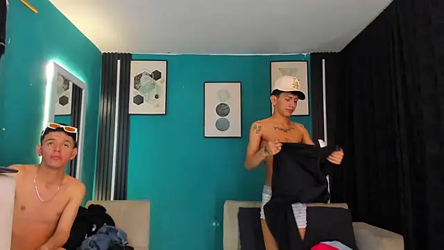 Marcus_and_Tony webcam