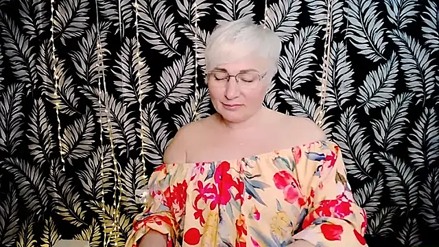 Olivia_playful webcam