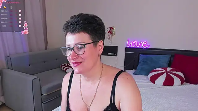 JennyMons webcam